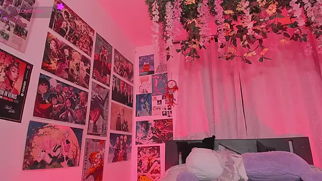 MissCurvyTop webcam