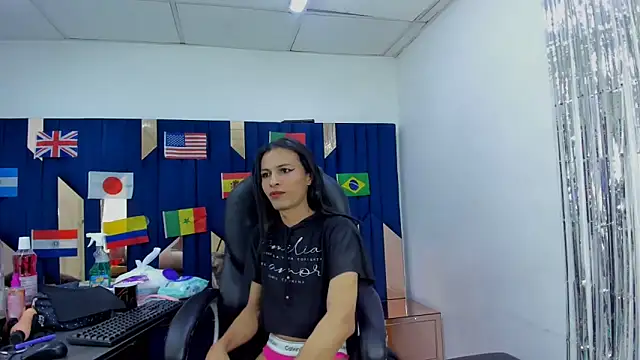 Aisha_hotts777 webcam