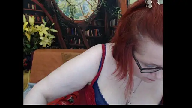 PlayfullMature webcam