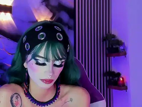 chloe_jacksonn live cam on StripChat
