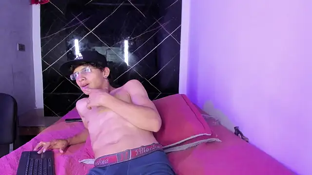 Adrian_Wolf webcam