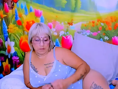 indianroxy webcam