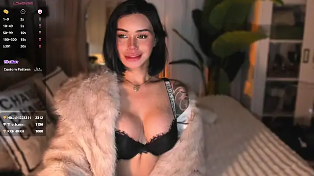 Model: ParisianDoll