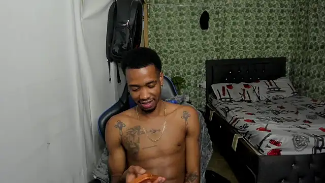 Kofi_exotic_2 webcam