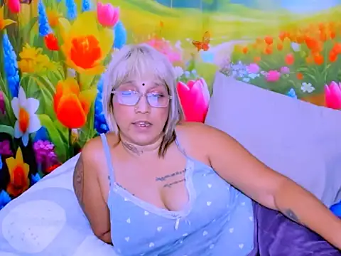 indianroxy webcam
