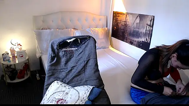 NinaDOM4CUM webcam