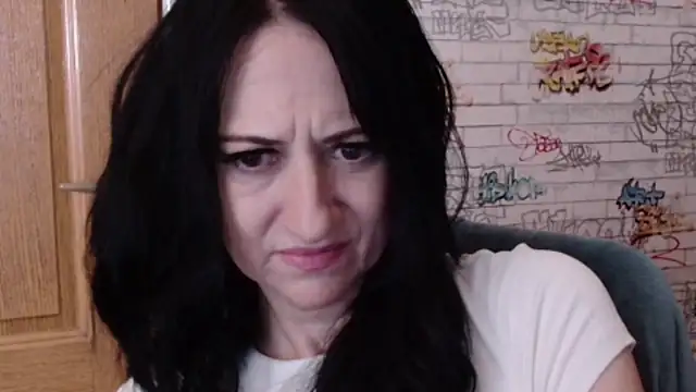 DebraMilf webcam