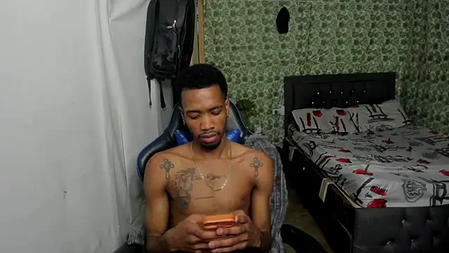 Kofi_exotic_2 webcam