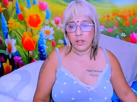 indianroxy webcam