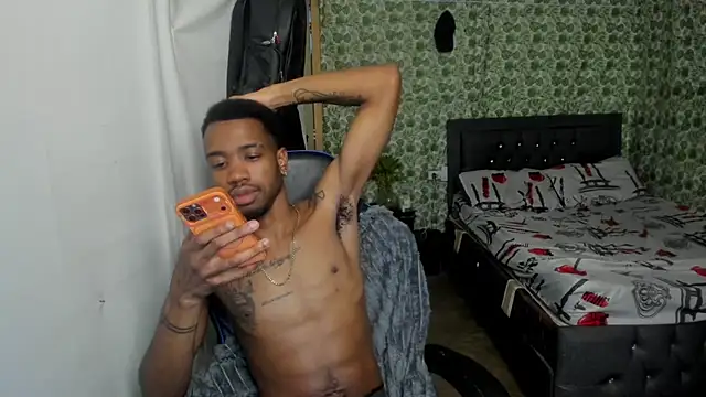 Kofi_exotic_2 webcam