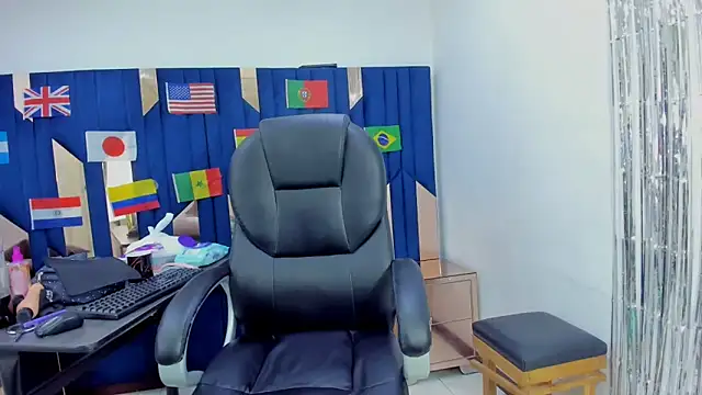 Aisha_hotts777 webcam