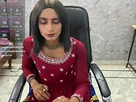LuvLayla webcam