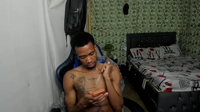 Kofi_exotic_2 webcam