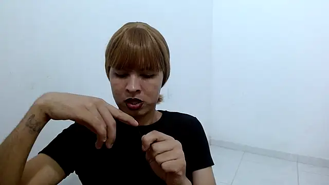 estefania224 webcam