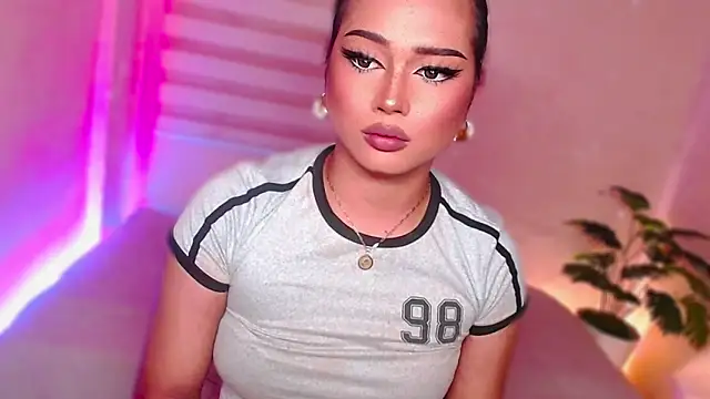 Sabrina_Wolfsteller live cam on StripChat