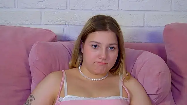 TinnaBurton webcam