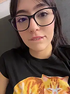 HinaSweet webcam