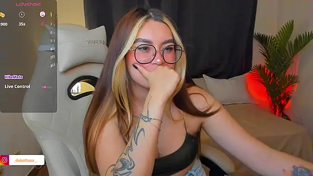 dakottaa_ webcam