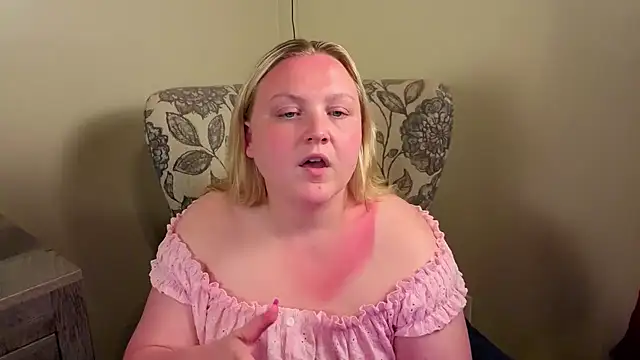 PhatAssBlond webcam