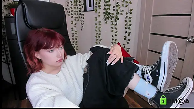 ElizaNik_ webcam