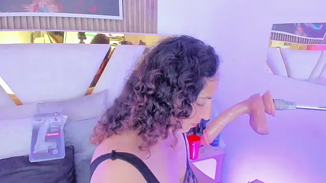 Luna_Naughty1 webcam