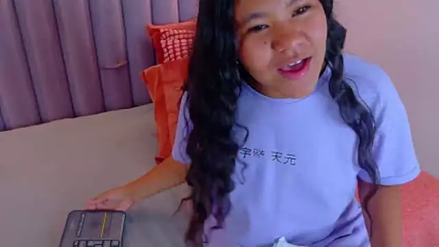 AhslyEvans__ webcam