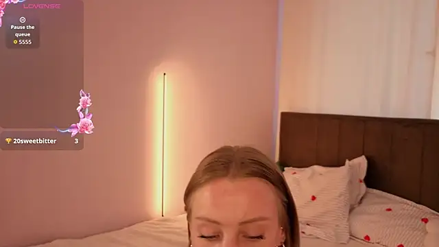 EvaHamilton webcam