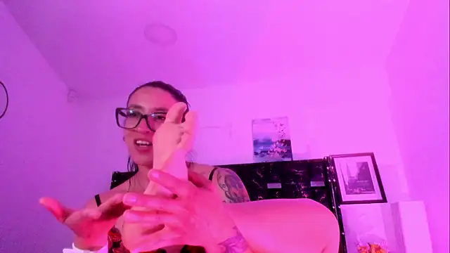 ZarayFeet webcam