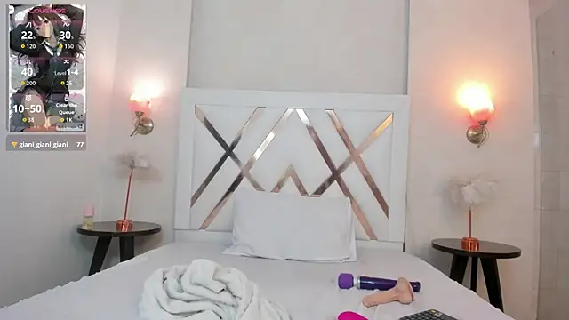 Sky_Collins_ webcam