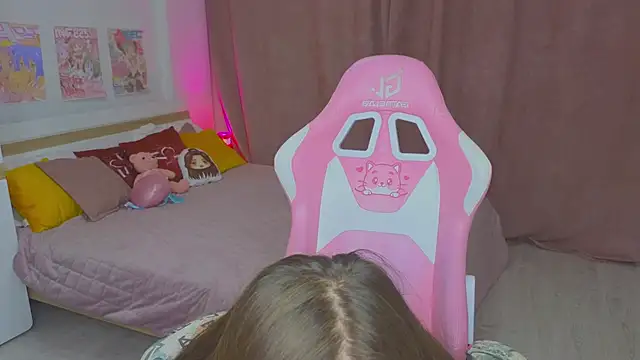 Arianaaallens_ webcam