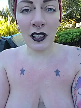 PinkTheHawk webcam