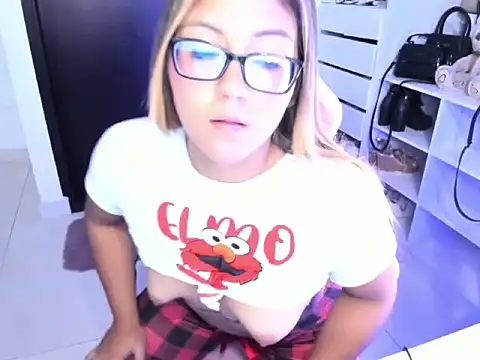 cristina697 webcam