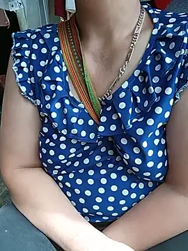 tuyet-nhi