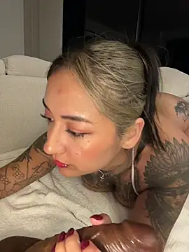 Rae_Lil_White webcam