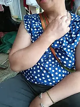 tuyet-nhi webcam