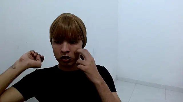 estefania224 webcam