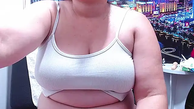 tila_nastyy webcam