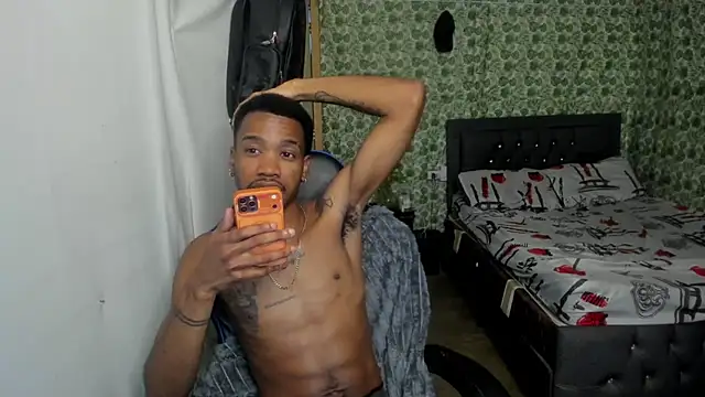 Kofi_exotic_2 webcam