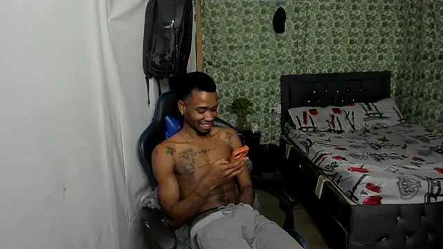 Kofi_exotic_2 webcam