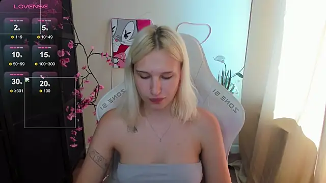 EvelinaLuu webcam