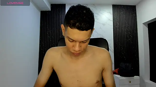 milo_cruz_ webcam