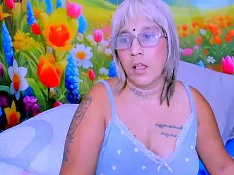 indianroxy webcam