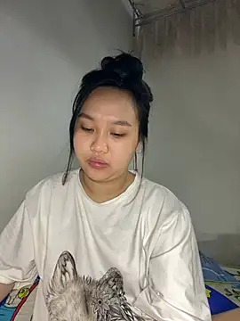 Almira6868 webcam