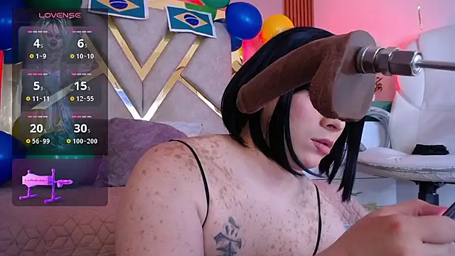 Tiffany_Valentiine webcam