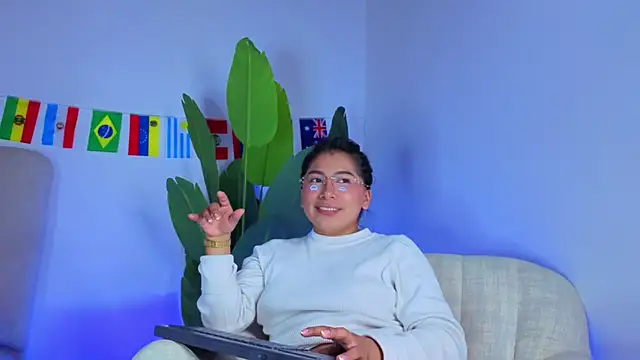 LinnaGardenia webcam