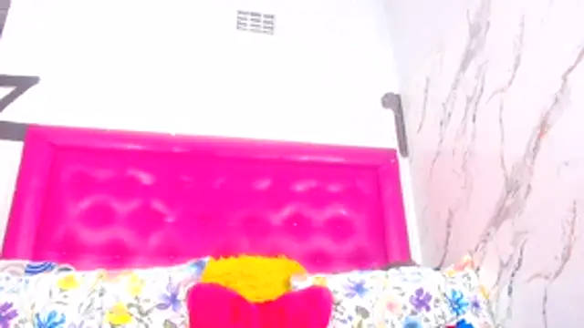 LoloQueen5 webcam