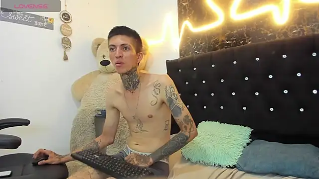 Jack_Emi_tq webcam