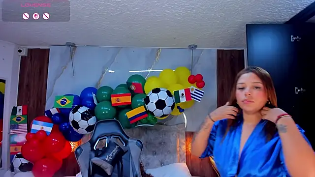 mia_18v webcam
