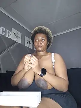 CocoBootyyy webcam