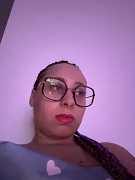 queenlo_xxx webcam